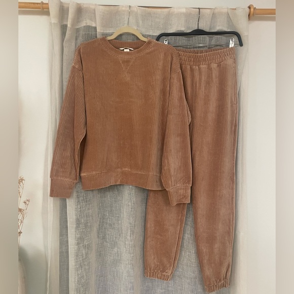 H&M Corded Velour Cocoa Brown Sweatshirt & Jogger Set - Picture 1 of 6
